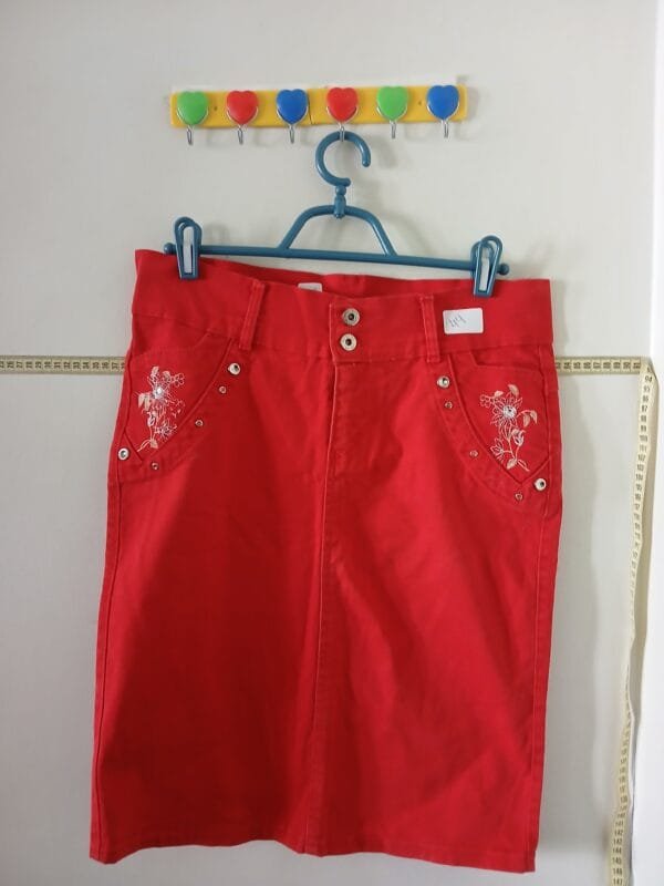 Saia vermelha tipo JEANS Tam 44