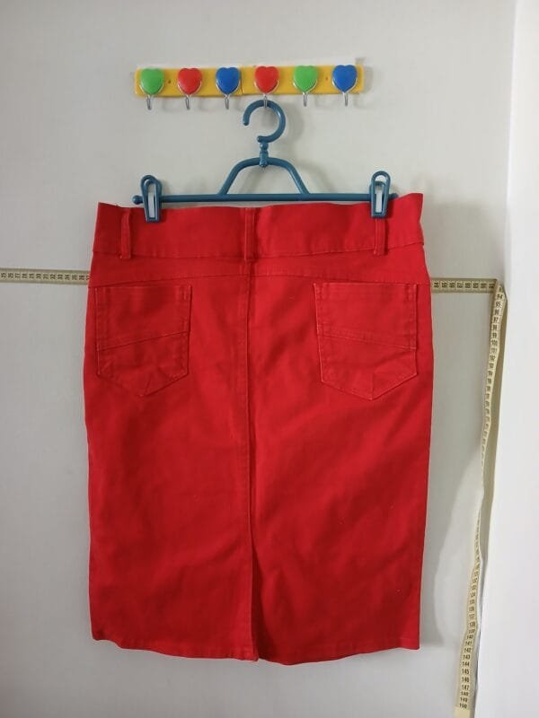 Saia vermelha tipo JEANS Tam 44 - Imagem 2