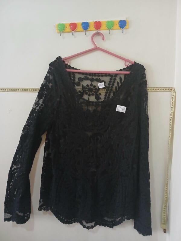 Blusa preta rendada Tam GG