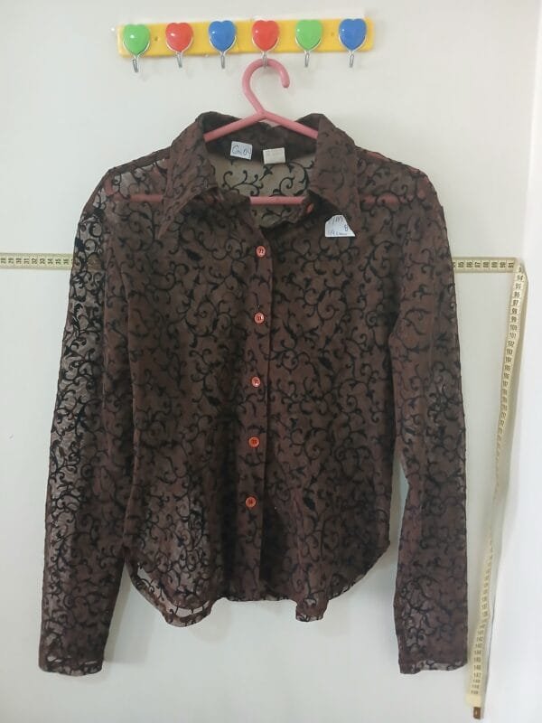 Camisa marrom.Tam M