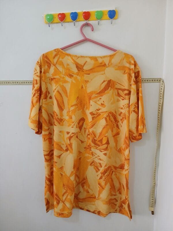 BLUSA EM MALHA FRIA AMARELA TAM G1 - Imagem 2