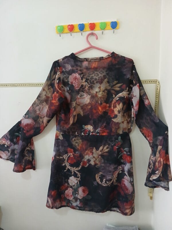 BLUSA EM VISCOSE COM TRANSPARÊNCIA  TAM EG - Imagem 4