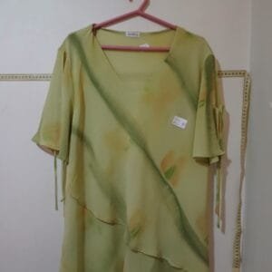 BLUSA EM CREPE VERDE TAM G2