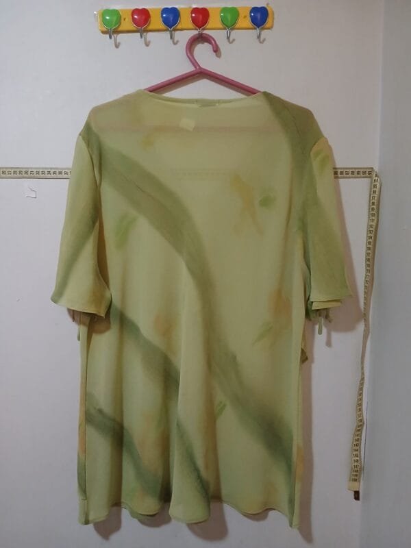BLUSA EM CREPE VERDE TAM G2 - Imagem 4