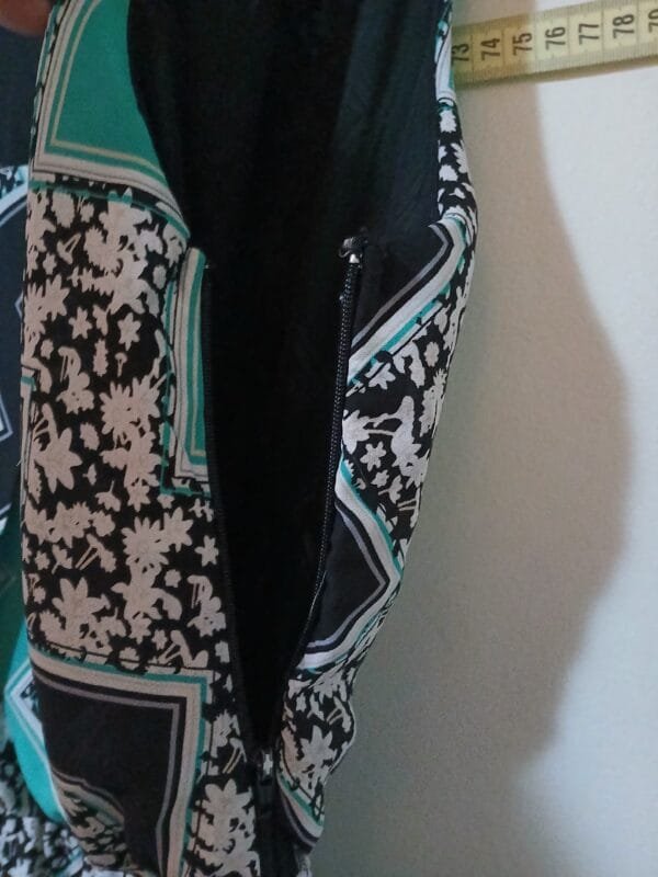 BLUSA EM CREPE COM FORRO TAM P - Imagem 2